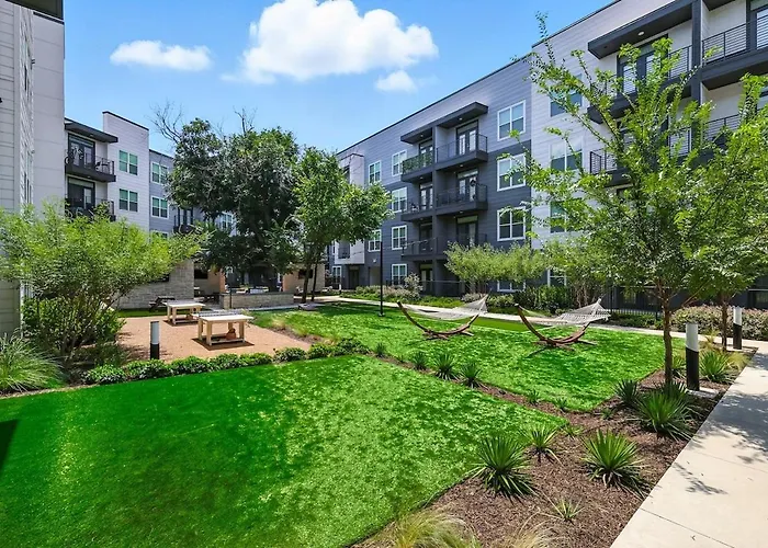 95 Luxury 2b2b Dt Worth, Style Pool & Gym, Golf Simulator, 7m To Dickies Stadium, 15m To At&t Stadium *