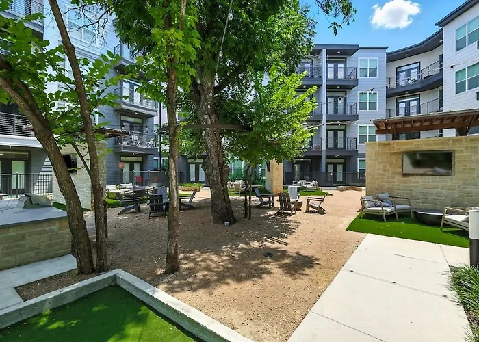 95 Luxury 2b2b Dt Worth, Style Pool & Gym, Golf Simulator, 7m To Dickies Stadium, 15m To At&t Stadium Apartamento Fort Worth