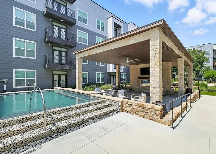 95 Luxury 2b2b Dt Worth, Style Pool & Gym, Golf Simulator, 7m To Dickies Stadium, 15m To At&t Stadium Apartamento