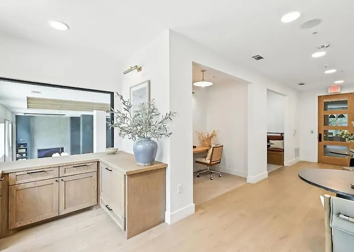 Apartamento 95 Luxury 2b2b Dt Worth, Style Pool & Gym, Golf Simulator, 7m To Dickies Stadium, 15m To At&t Stadium