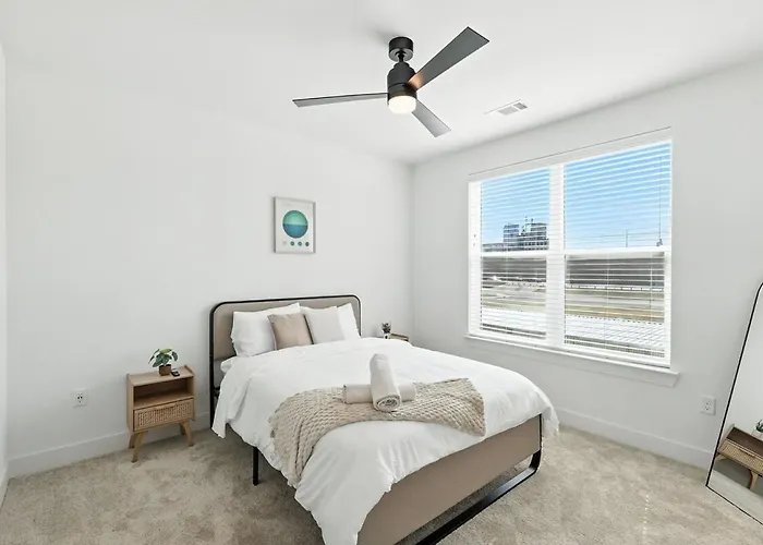 95 Luxury 2b2b Dt Worth, Style Pool & Gym, Golf Simulator, 7m To Dickies Stadium, 15m To At&t Stadium * Fort Worth