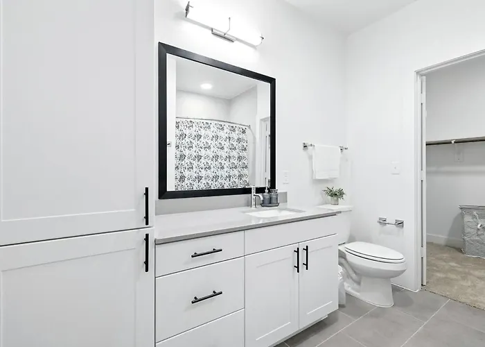 95 Luxury 2b2b Dt Worth, Style Pool & Gym, Golf Simulator, 7m To Dickies Stadium, 15m To At&t Stadium Apartamento *
