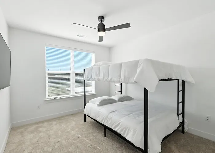 95 Luxury 2b2b Dt Worth, Style Pool & Gym, Golf Simulator, 7m To Dickies Stadium, 15m To At&t Stadium Apartamento *
