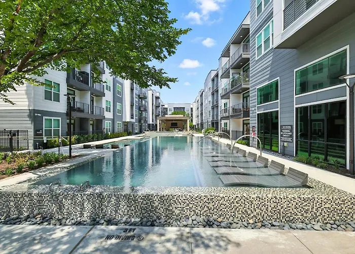 Apartamento 95 Luxury 2b2b Dt Worth, Style Pool & Gym, Golf Simulator, 7m To Dickies Stadium, 15m To At&t Stadium *