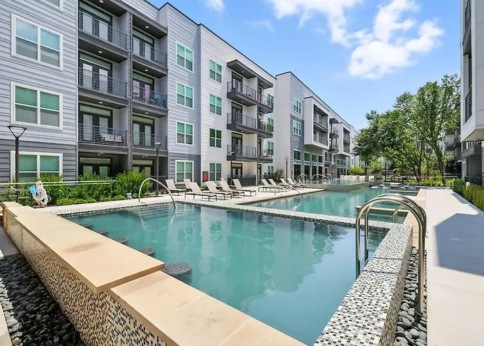 95 Luxury 2b2b Dt Worth, Style Pool & Gym, Golf Simulator, 7m To Dickies Stadium, 15m To At&t Stadium Apartamento Fort Worth